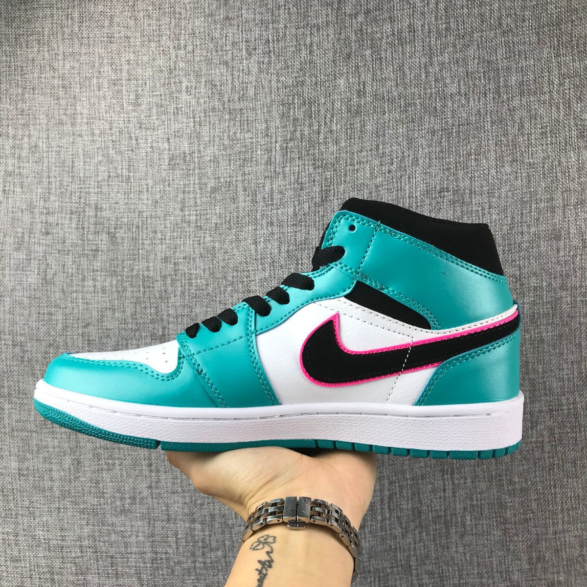 Air Jordan 1 Mid South Coast Sneakers 852542-306