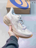 ASICS NOVABLAST 5 LE Running Shoes 1011B974-031