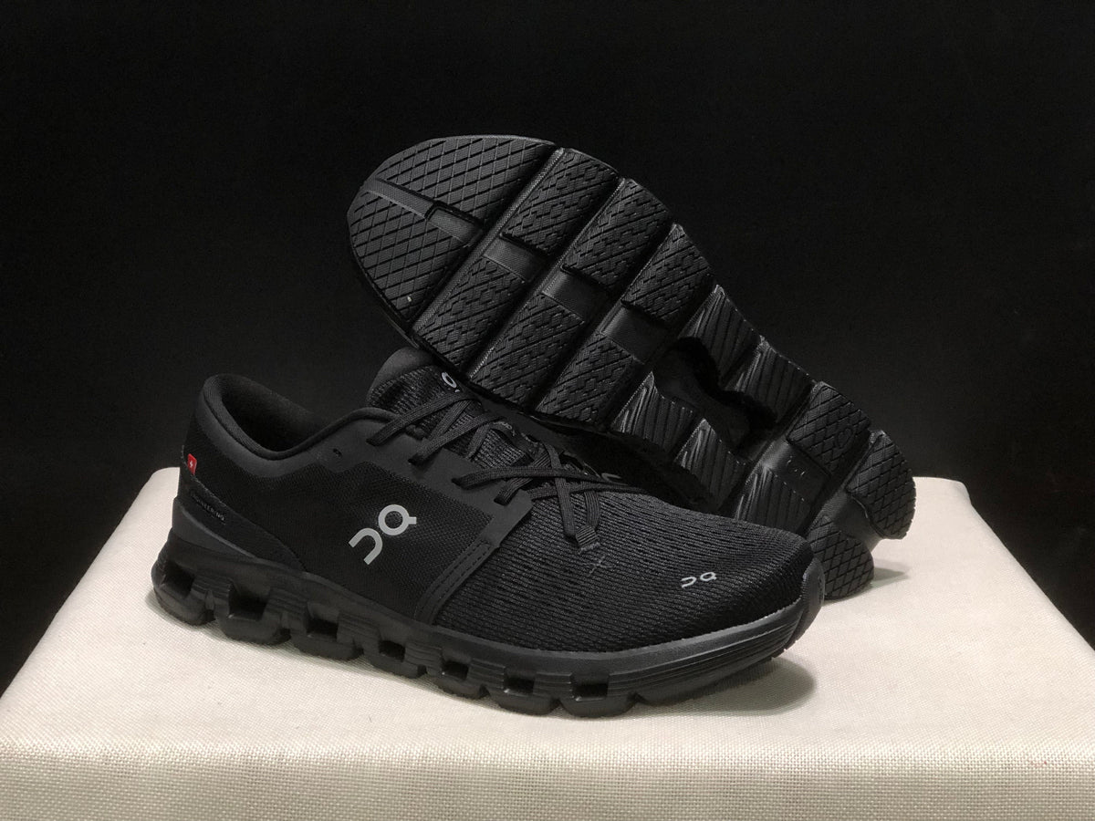 On Cloud X4 Low-Top Running Shoes Black