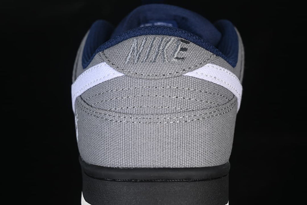 Nike SB Dunk Low Canvas-Panel Sneakers DX6775-400