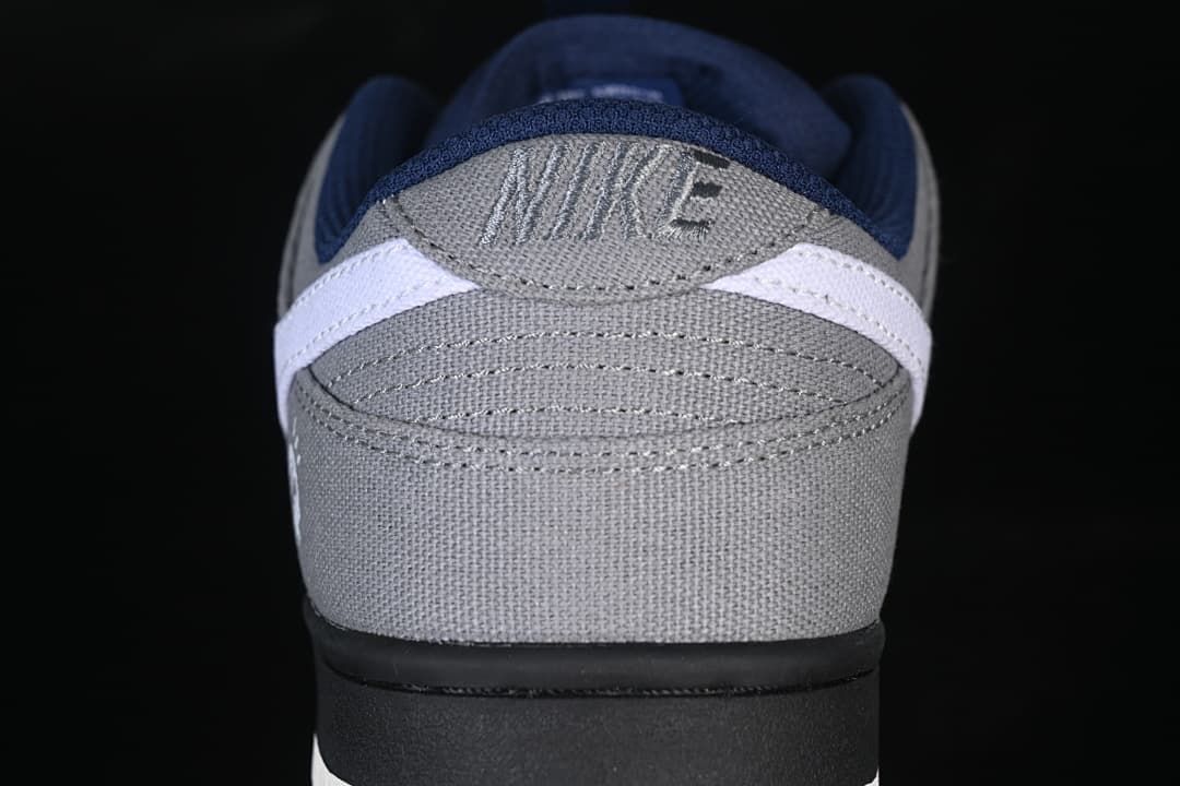 Nike SB Dunk Low Canvas-Panel Sneakers DX6775-400