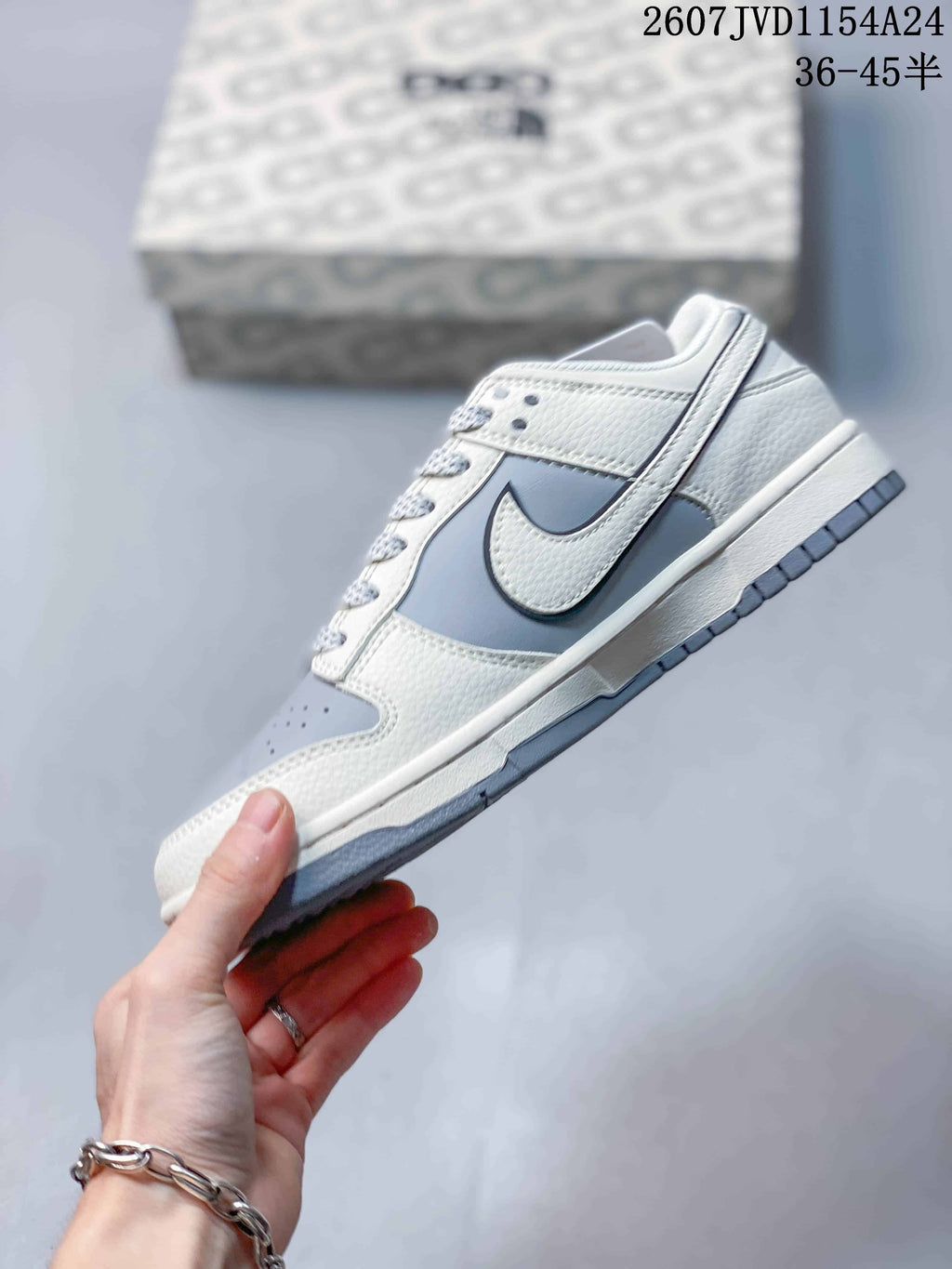 Nike SB Dunk Low Sneakers Grey and White NK5639-323