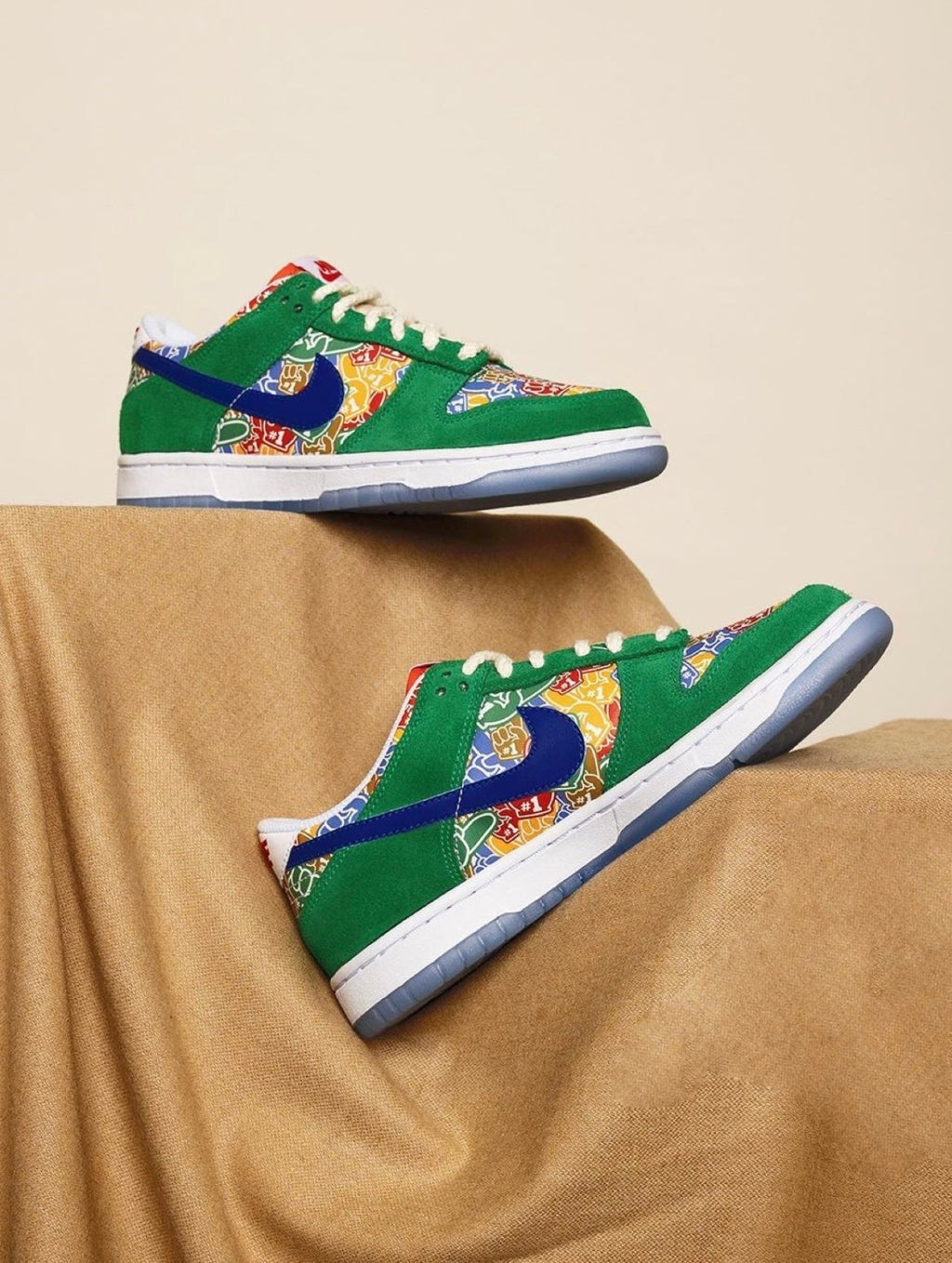Nike SB Dunk Low Foam Finger Sneakers DZ5184-300