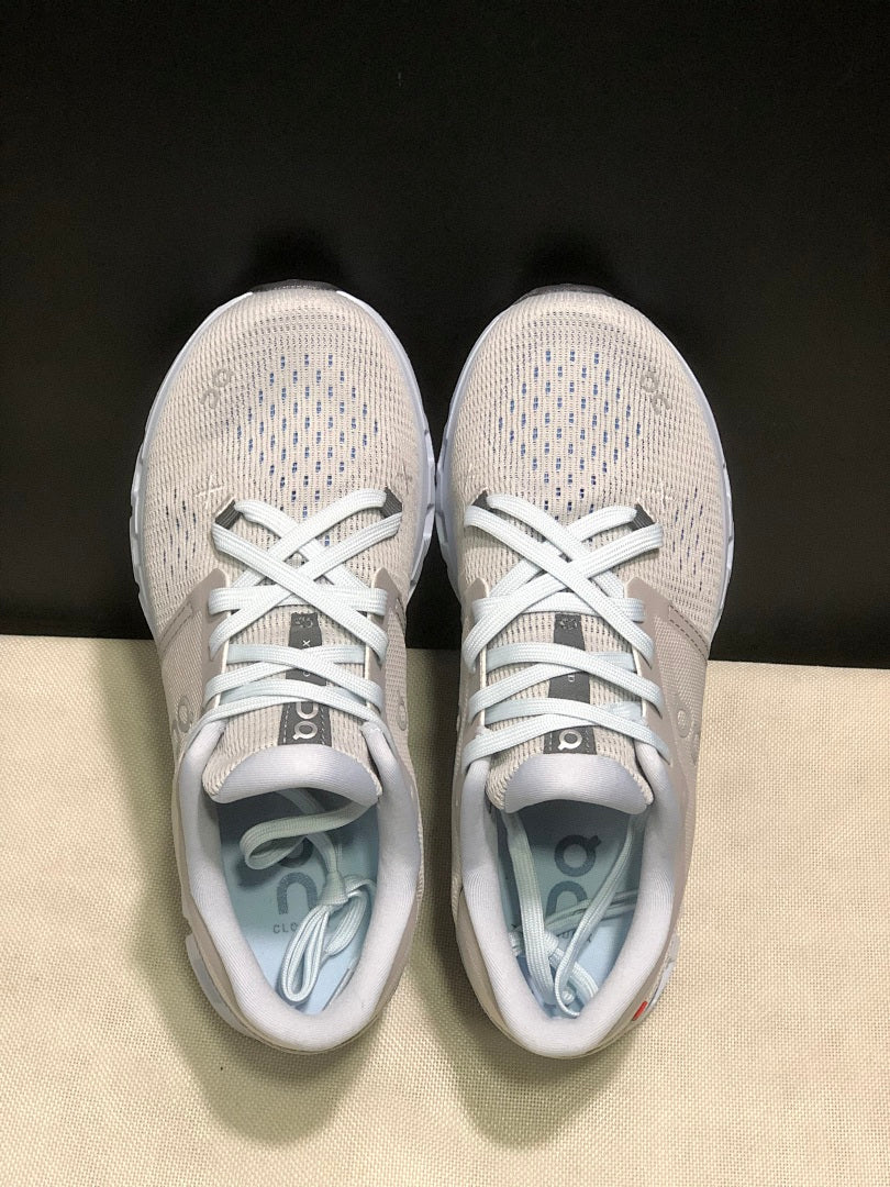 On Cloud X 4 Sneakers in Silver and Blue