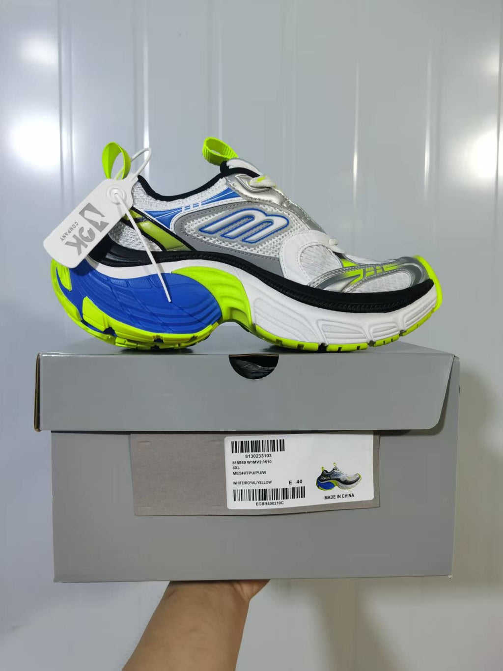 0510 Chunky Sneakers White Blue Neon Green