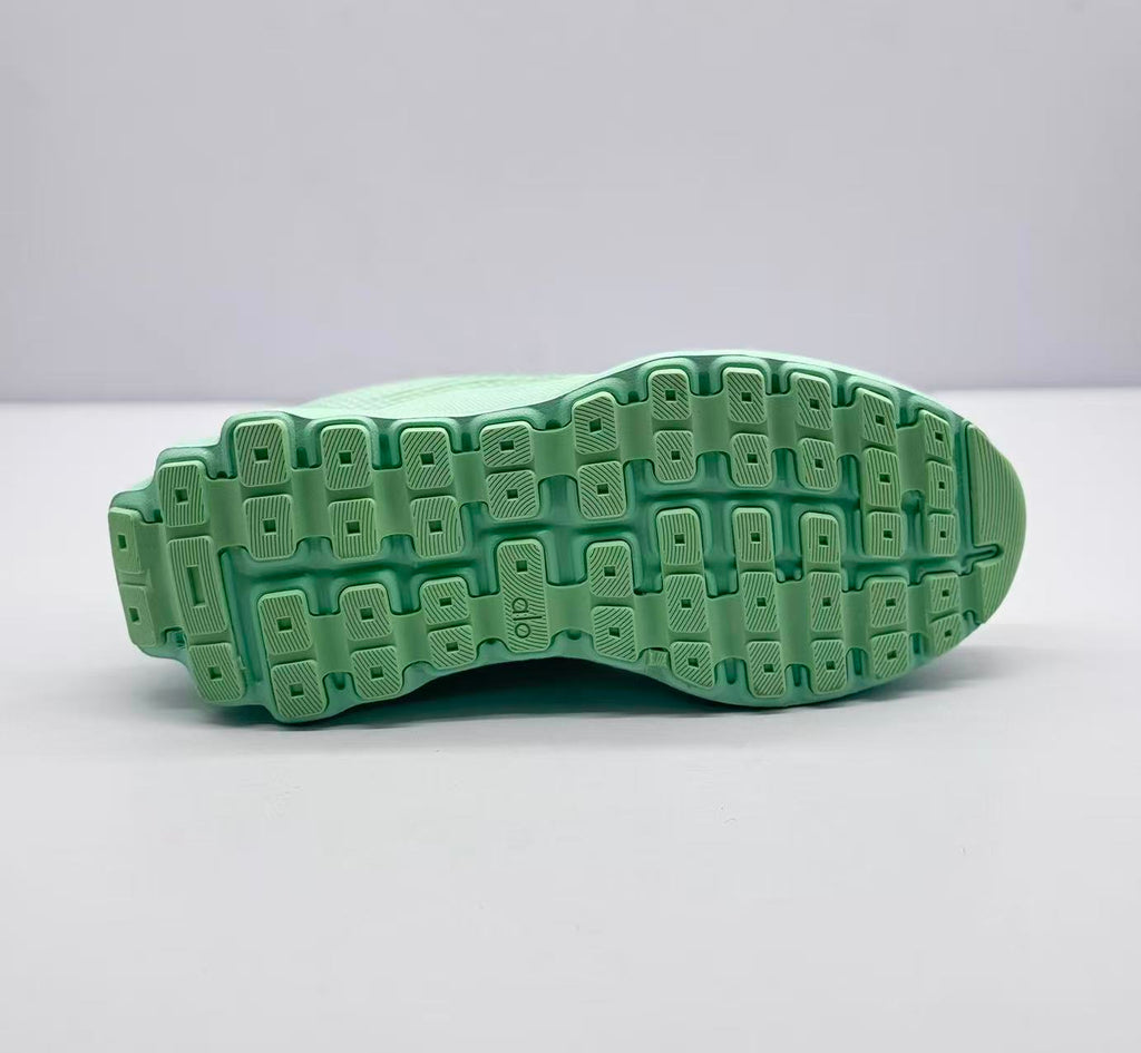 Alo Runner Sneakers Light Green