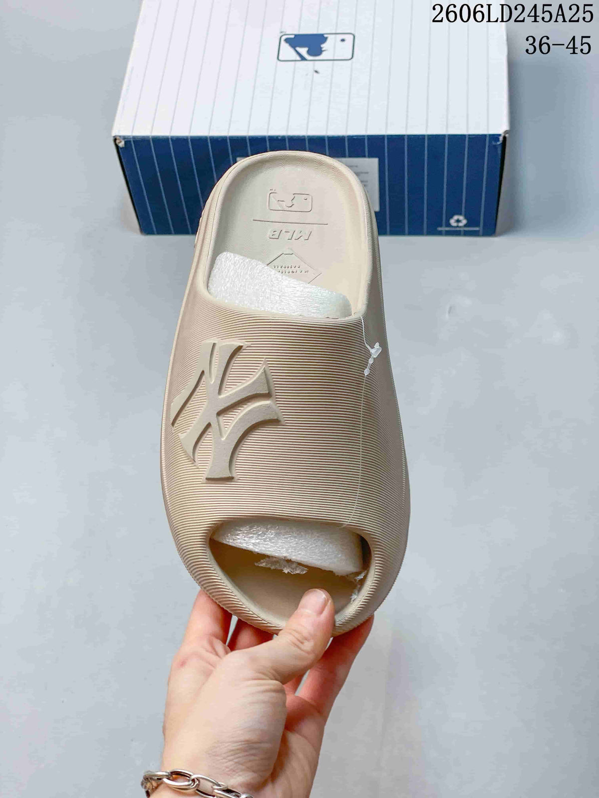 MLB Letter Logo Beige Slide Sandals 2606LD245A25
