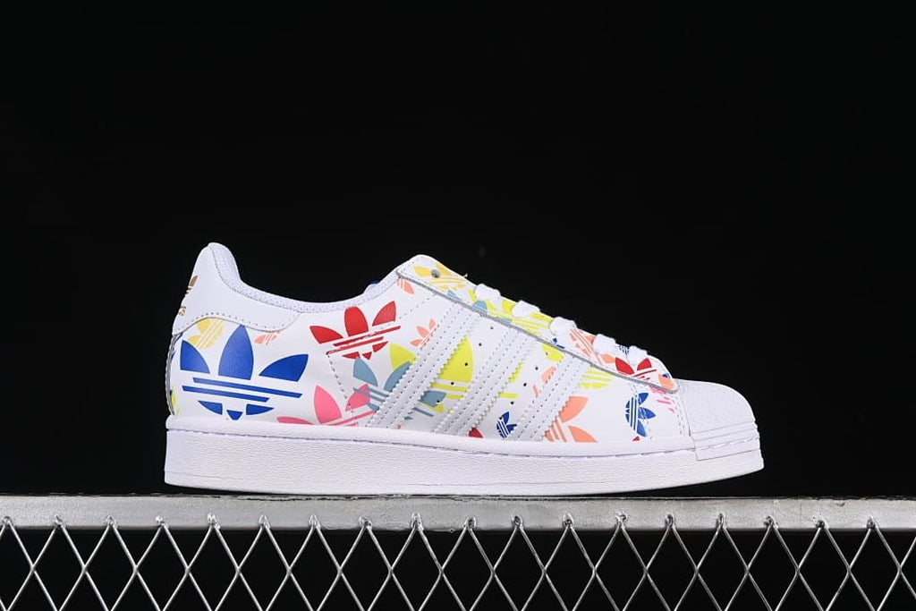 adidas Superstar H00183 Multicolor Shell-Toe Sneakers