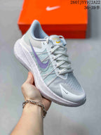 Nike Air Zoom Winflo 8 Running Shoes in Light Gray