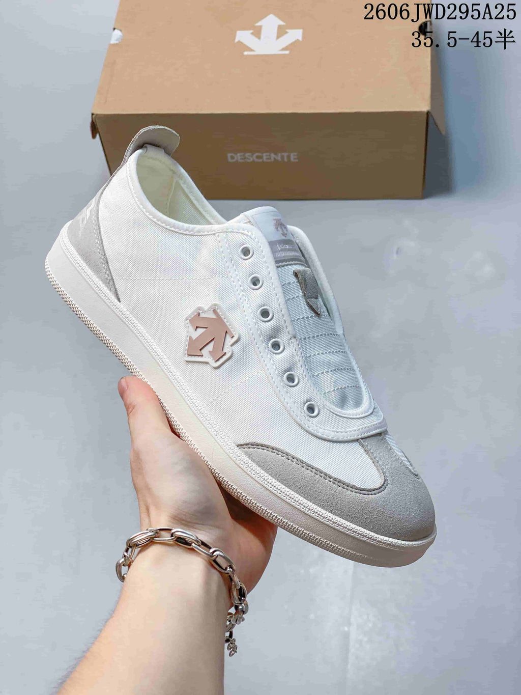 Descente CHRON Retro Low-Top Sneakers in White and Gray