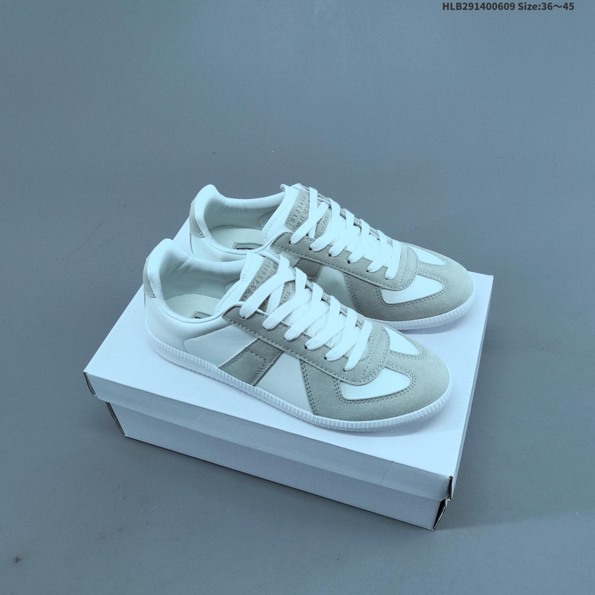 Maison Margiela Replica Low-Top Sneakers