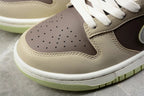 Nike SB Dunk Low Sneakers Beige Brown FB4961-012