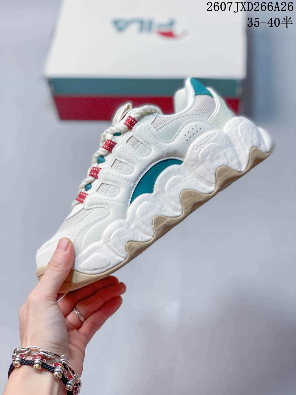 FILA Croissant Women's White and Gray Sneakers 07JXD266A26_002