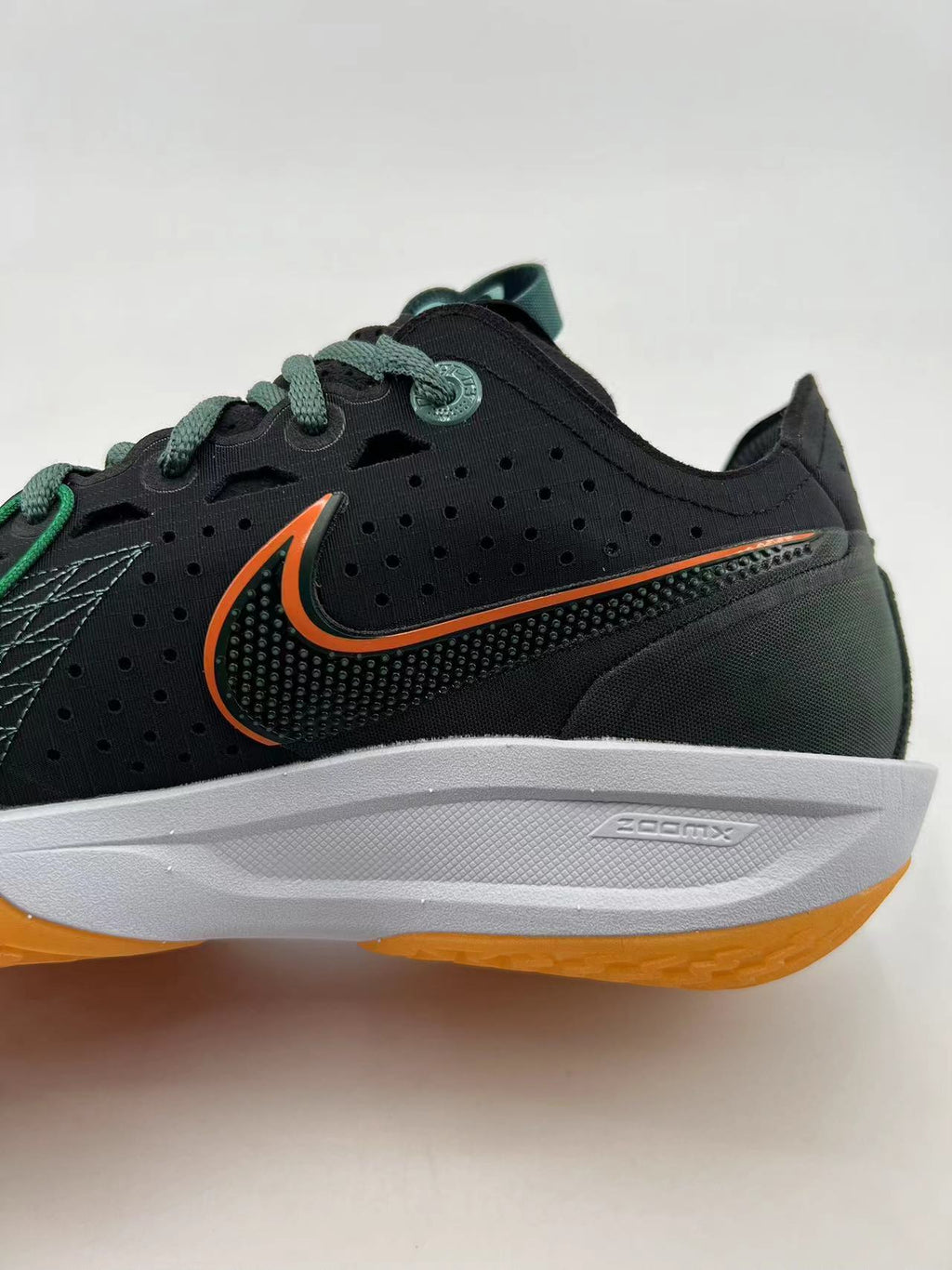 Nike GT Cut 3 Basketball Shoes Black Green DV2913-001