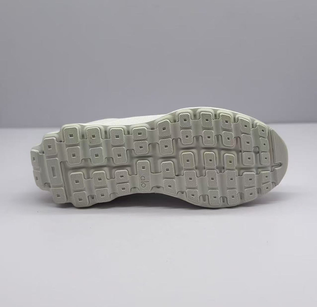 Alo White Low-Top Sneakers