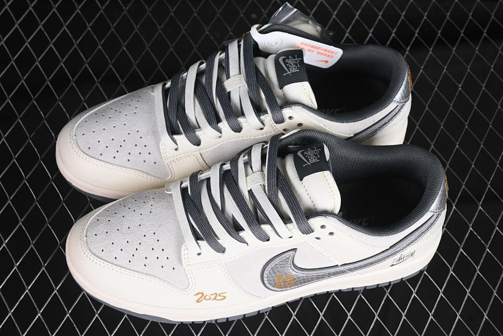 Nike Dunk Low Stüssy Snake-Year Sneakers DM6868-008