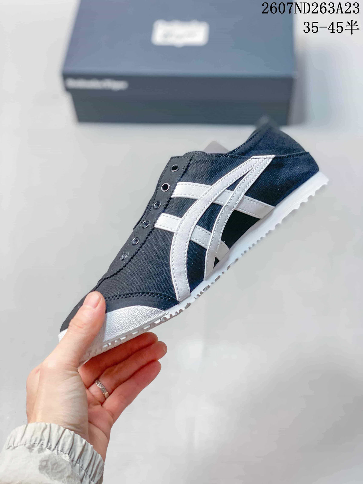 Onitsuka Tiger Mexico 66 Slip-On Sneakers Black White 2607ND263A23
