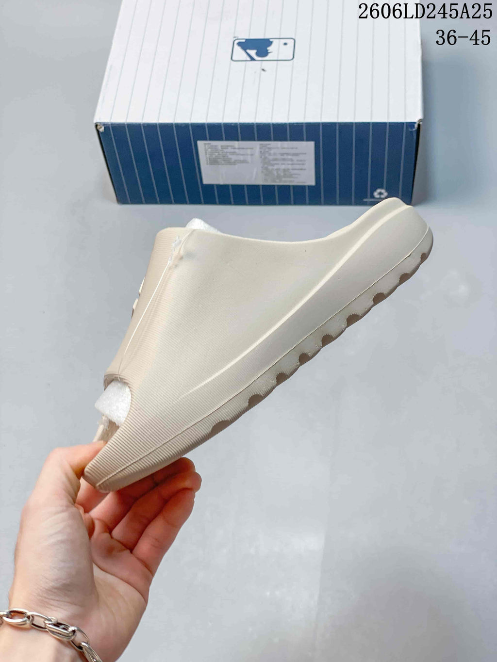 MLB Letter Logo Beige Slide Sandals 2606LD245A25