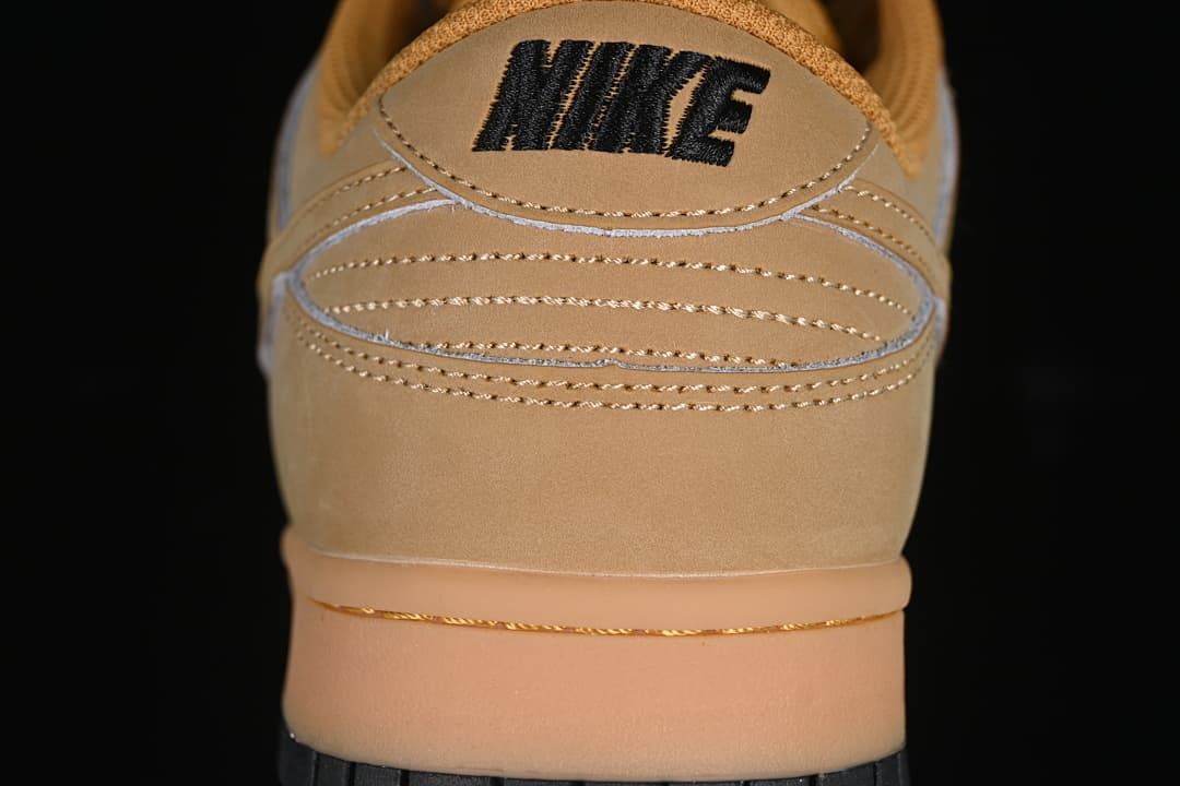 Nike SB Dunk Low Retro SE Wheat Sneakers HQ1932-700