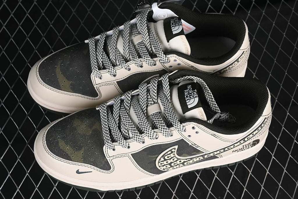 Nike SB Dunk Low The North Face CDG Sneaker DM6868-015