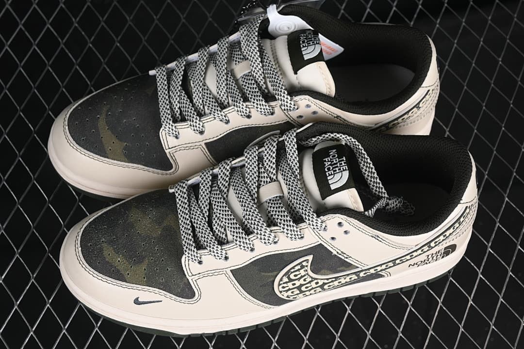 Nike SB Dunk Low The North Face CDG Sneaker DM6868-015