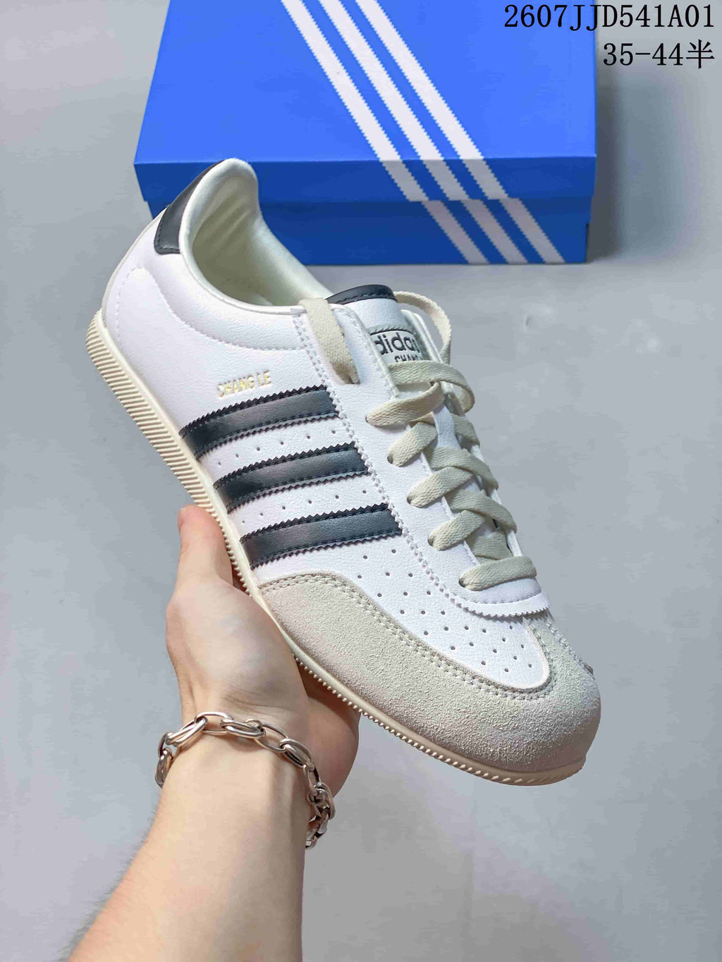 Adidas Originals VS JOG 2.0 Low-Top Sneakers, White and Black