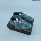 Nike Dunk SB Low Supreme Green Grey Sneakers