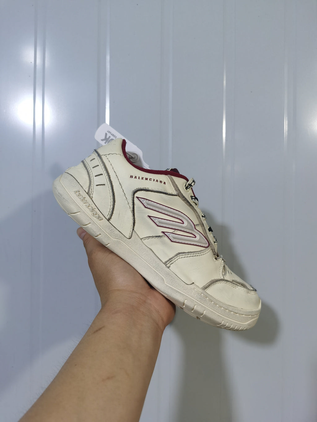 Balenciaga Hamptons Sneaker Off-White Red