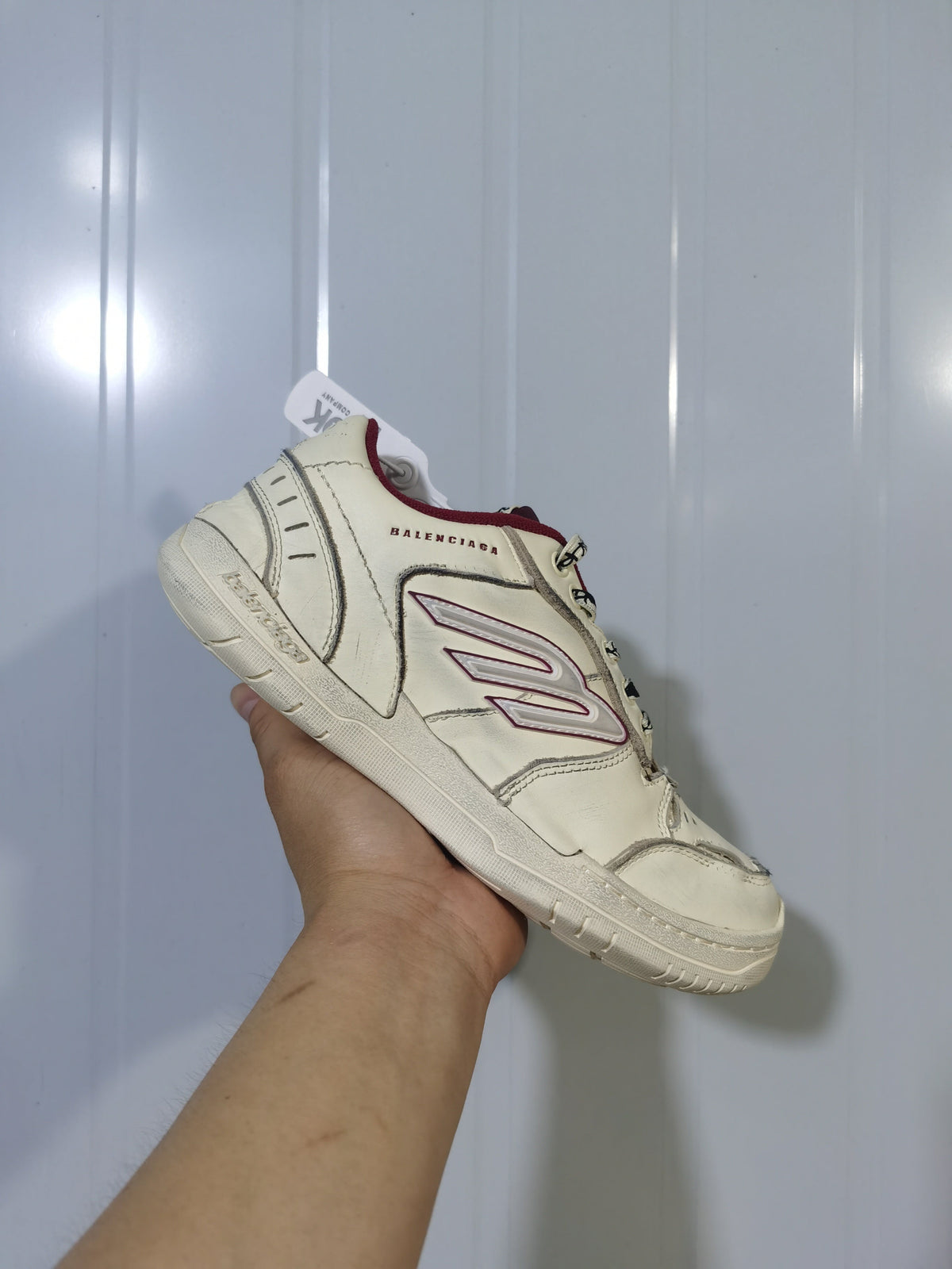 Balenciaga Hamptons Sneaker Off-White Red