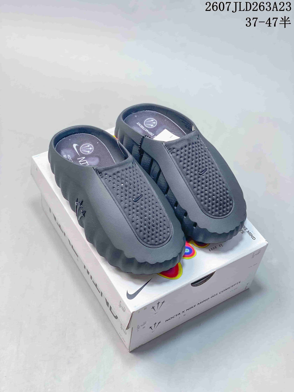 Nike Mind 001 Black Low-Top Training Clogs