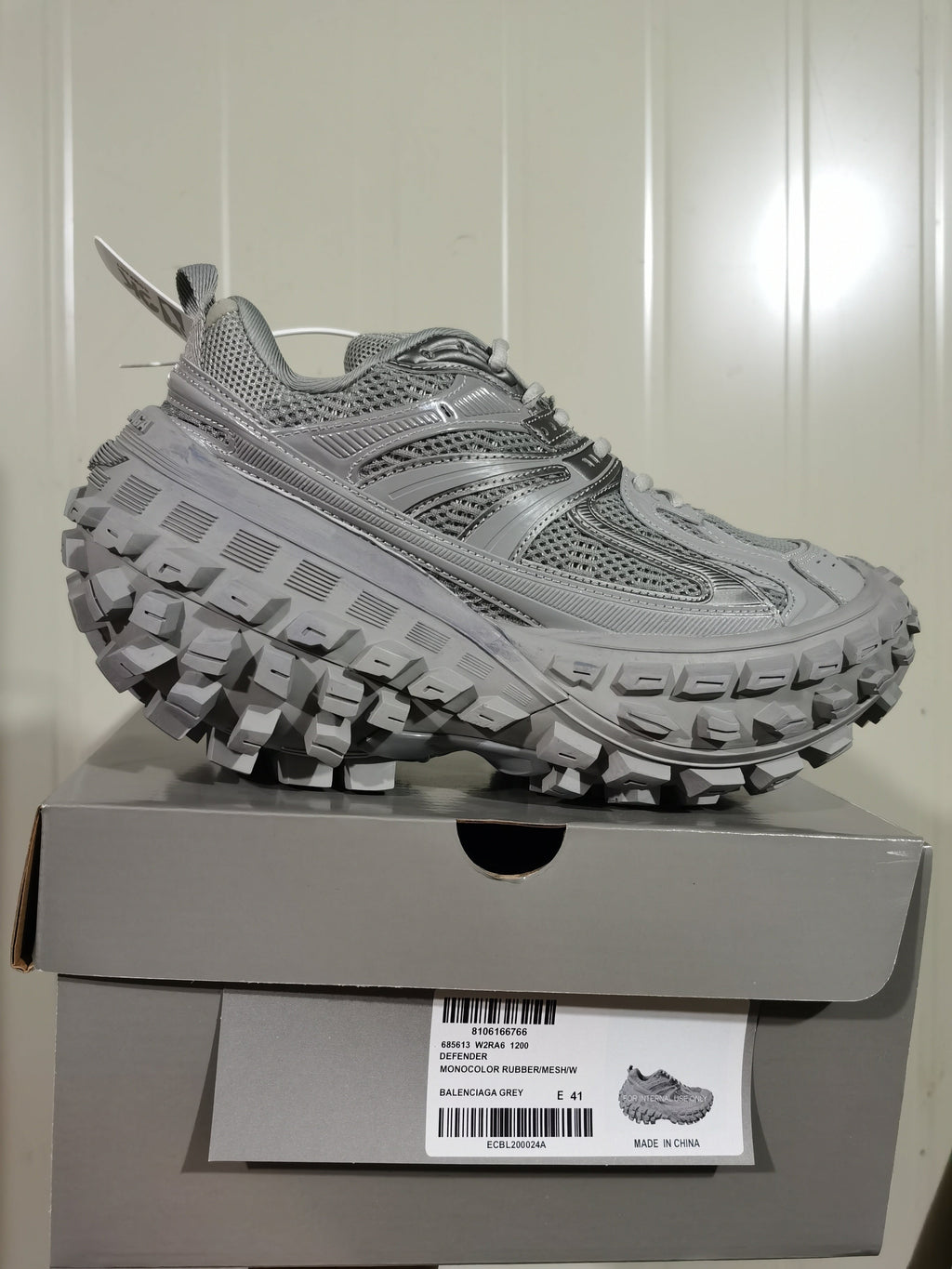 Balenciaga Defender Sneakers Grey 685613 W2RA6 1200