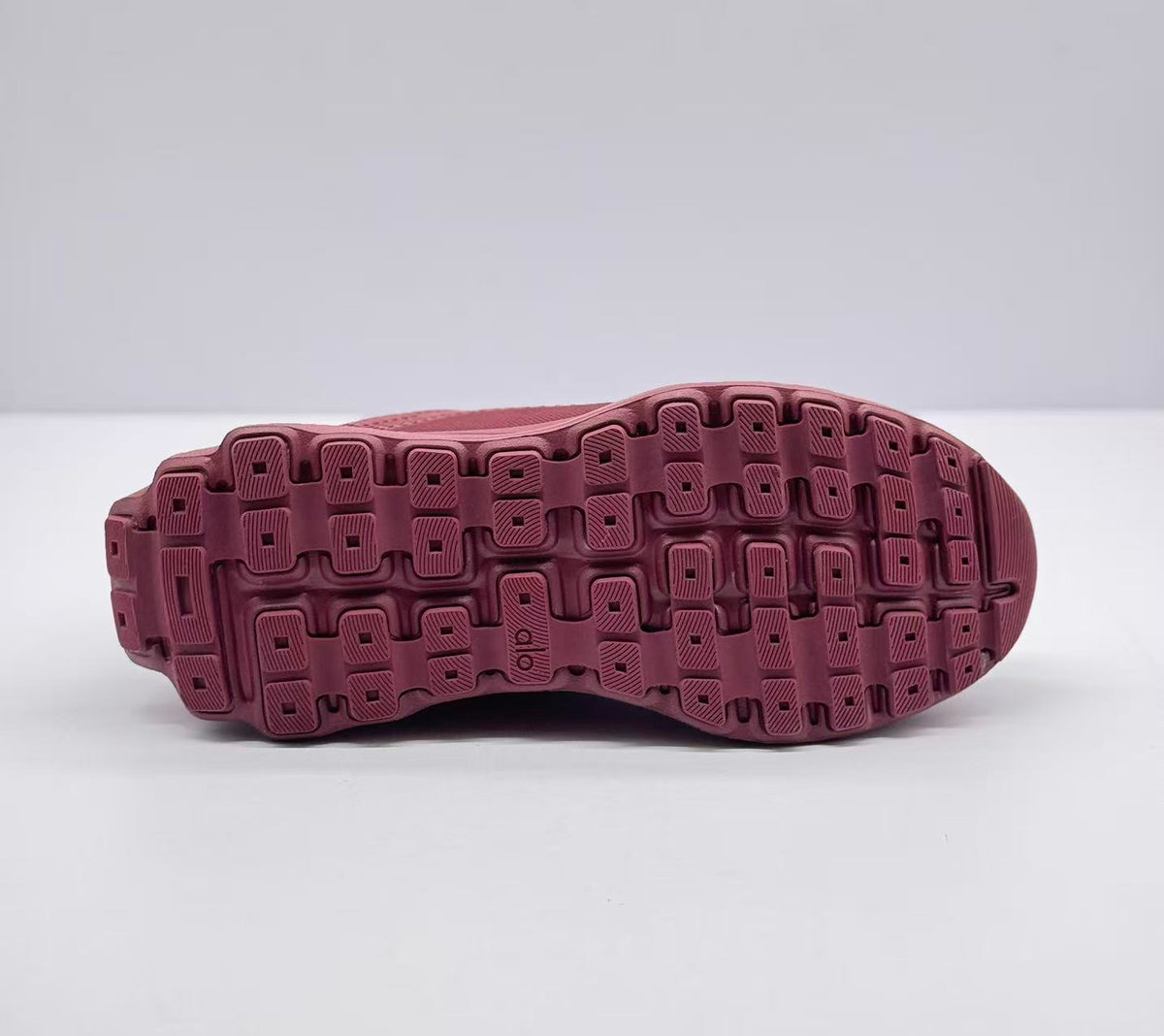 alo Runner Sneakers Burgundy