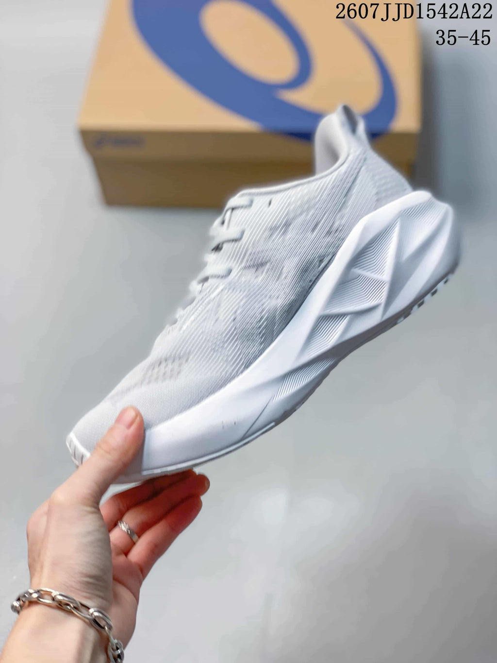 ASICS GEL-NOVABLAST 5 LE Running Shoes White JJD1542A22