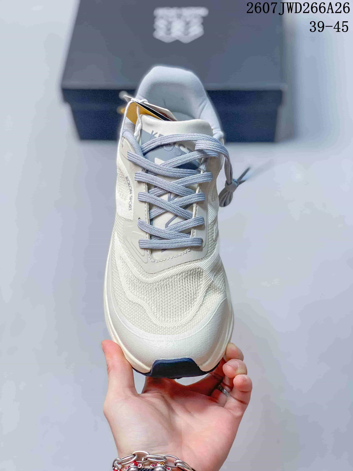 KOLON SPORT KRUST Trail Running Shoes Off-White 2607JWD266A26