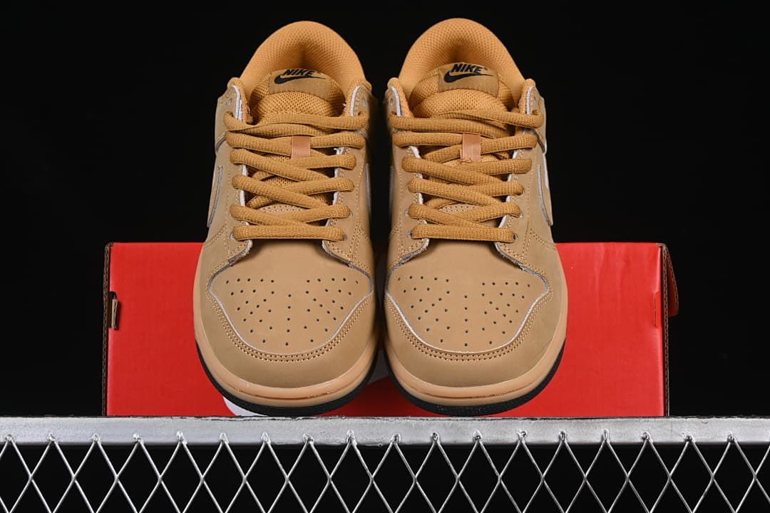 Nike SB Dunk Low Retro SE Wheat Sneakers HQ1932-700