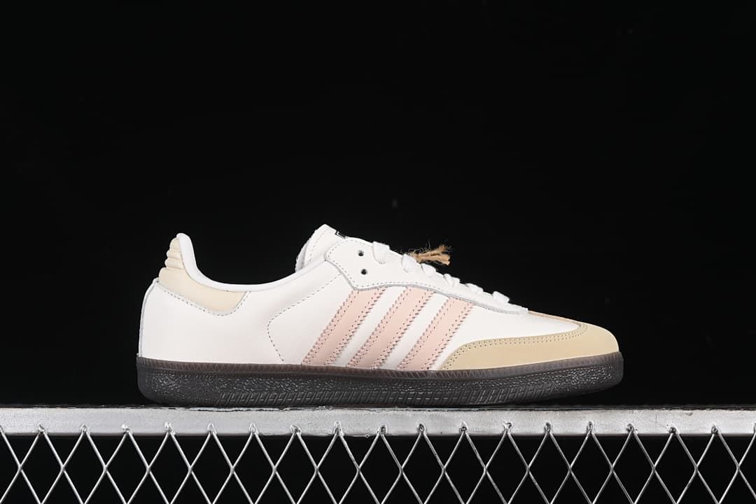 adidas Samba OG Vegan IH2751 Sneakers in White and Pink