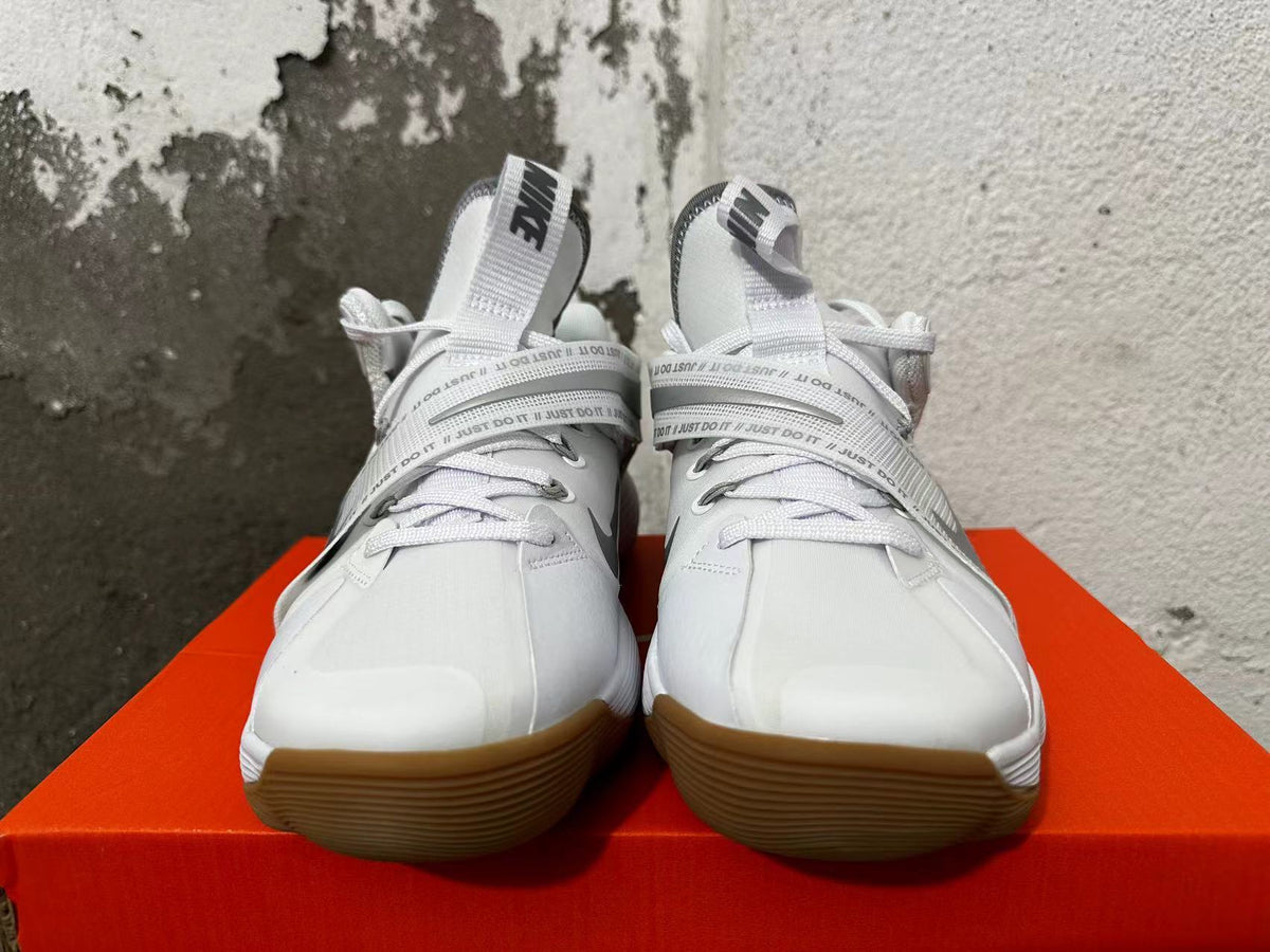 Nike Hyperdunk X Basketball Shoes in White and Silver