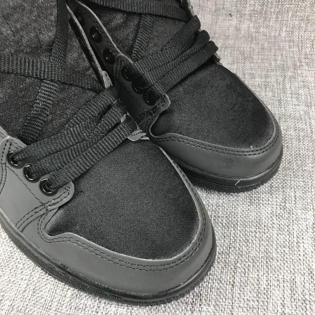 Air Jordan 1 Retro High Black Rose Sneakers