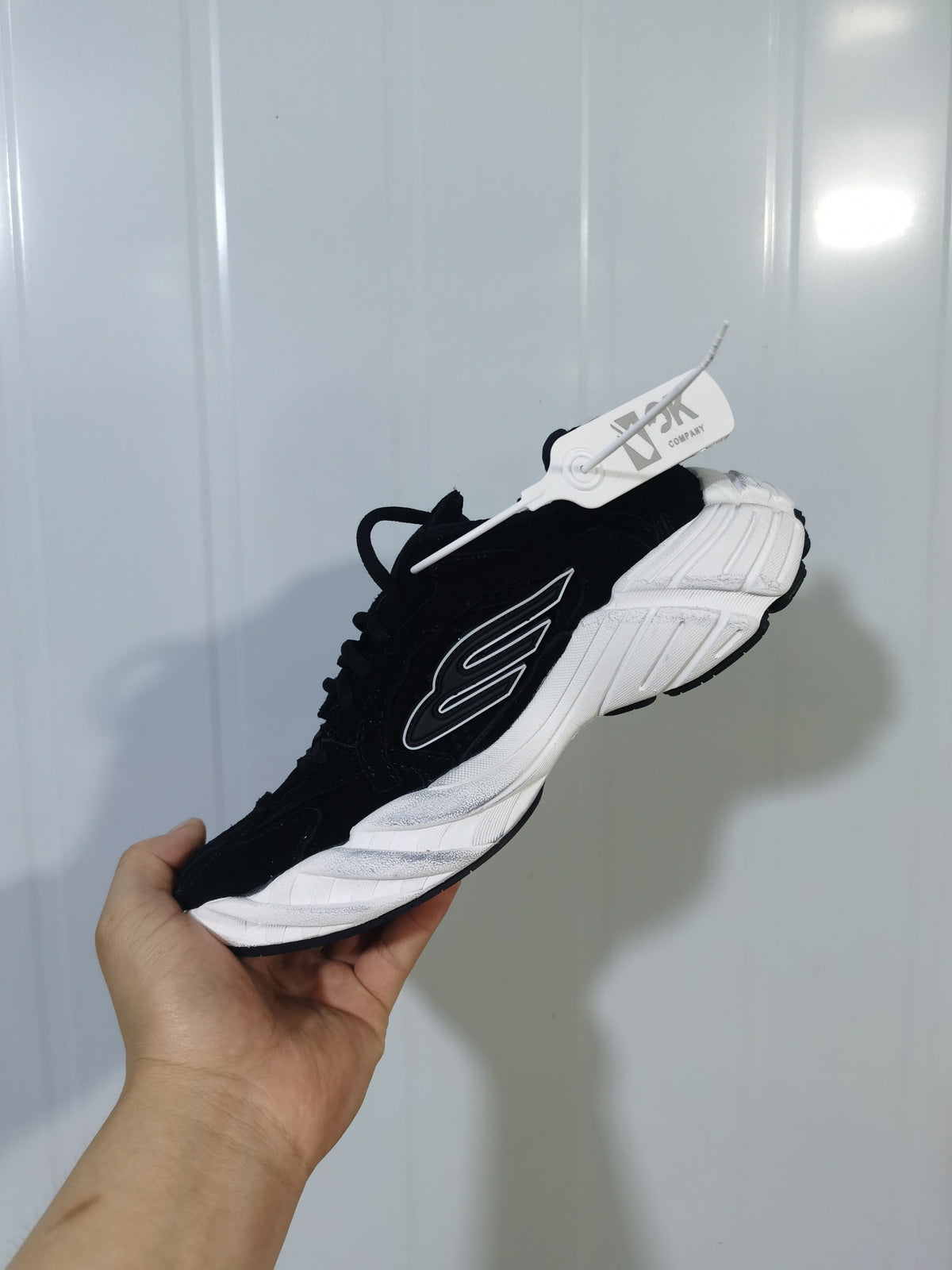 Skechers 1000 Monday Black White Sneakers