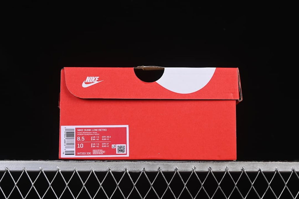 Nike SB Dunk Low Black and White Sneaker IH7333-200
