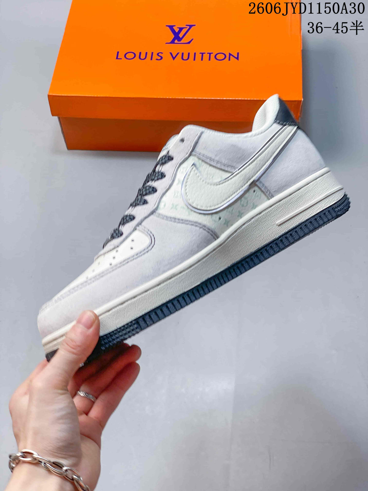 Nike Air Force 1 '07 Low White and Grey Sneakers