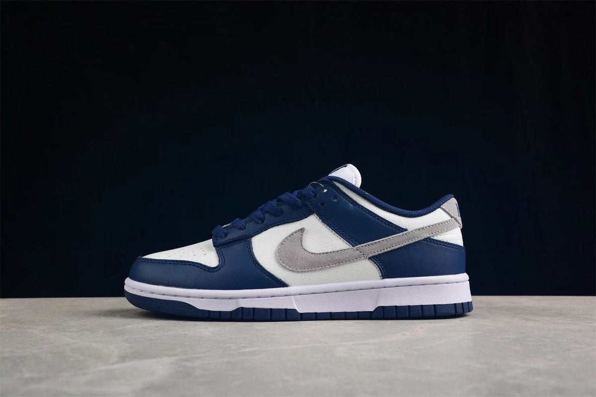 Nike SB Dunk Low FD9749-400 Midnight Blue Sneakers