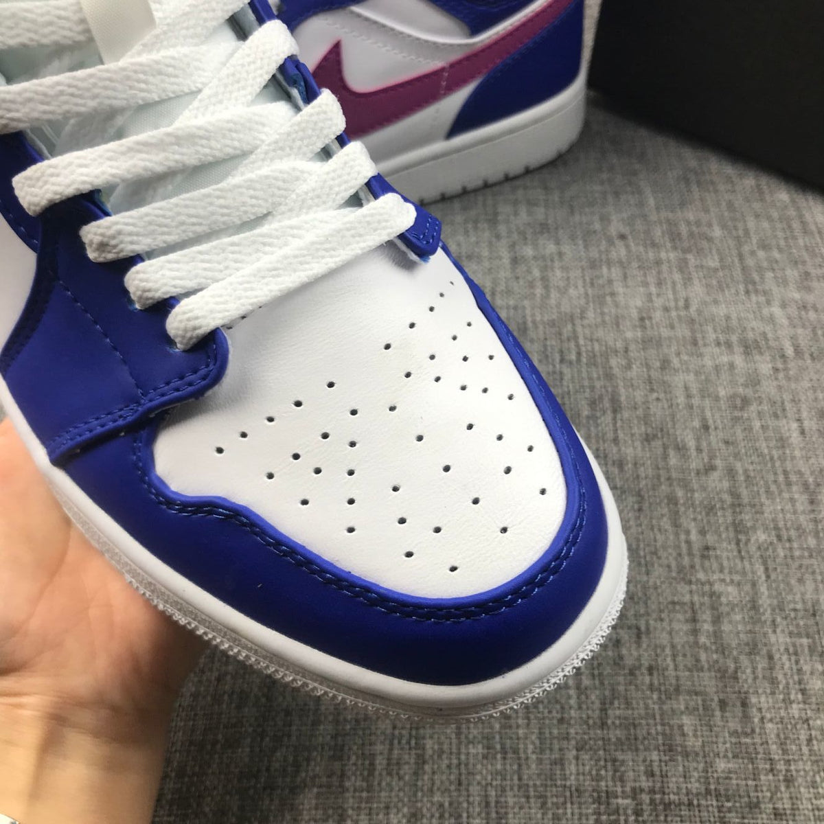 Air Jordan 1 Mid Sneakers Blue Pink 554724-451