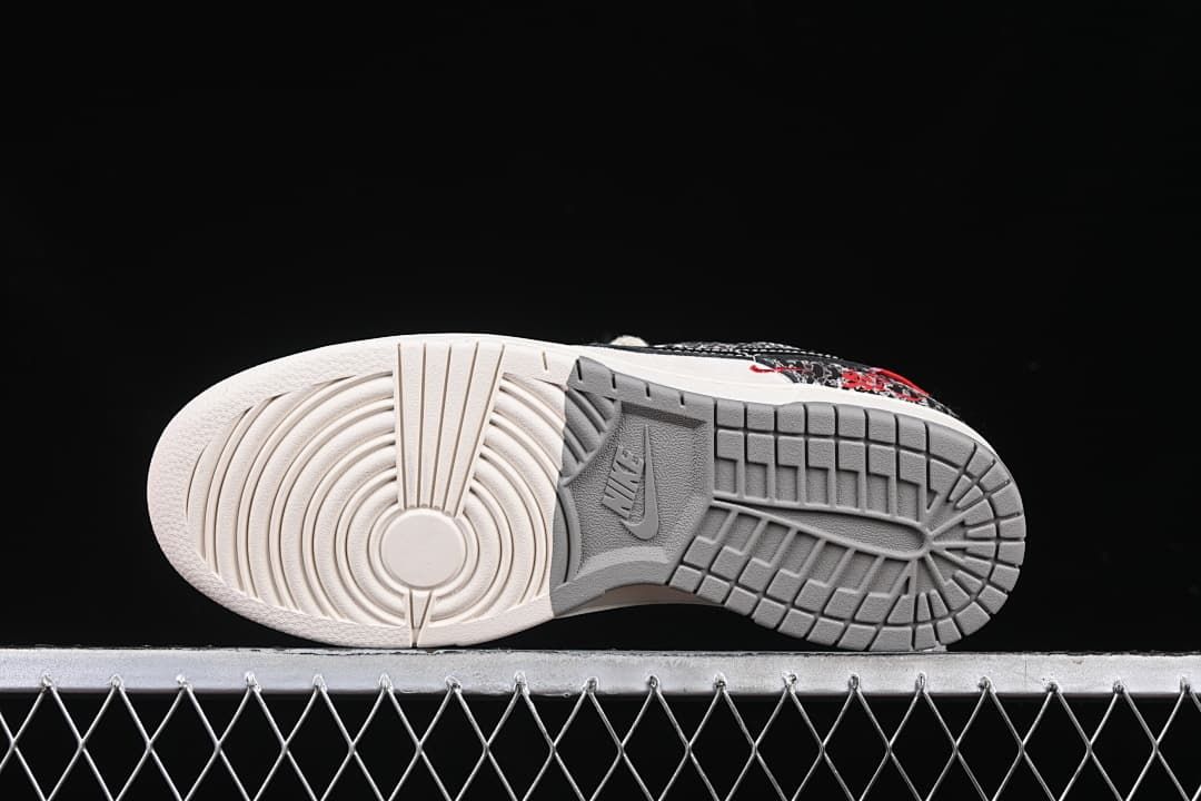 Nike SB Dunk Low Snake Year Black and White YX5066-272