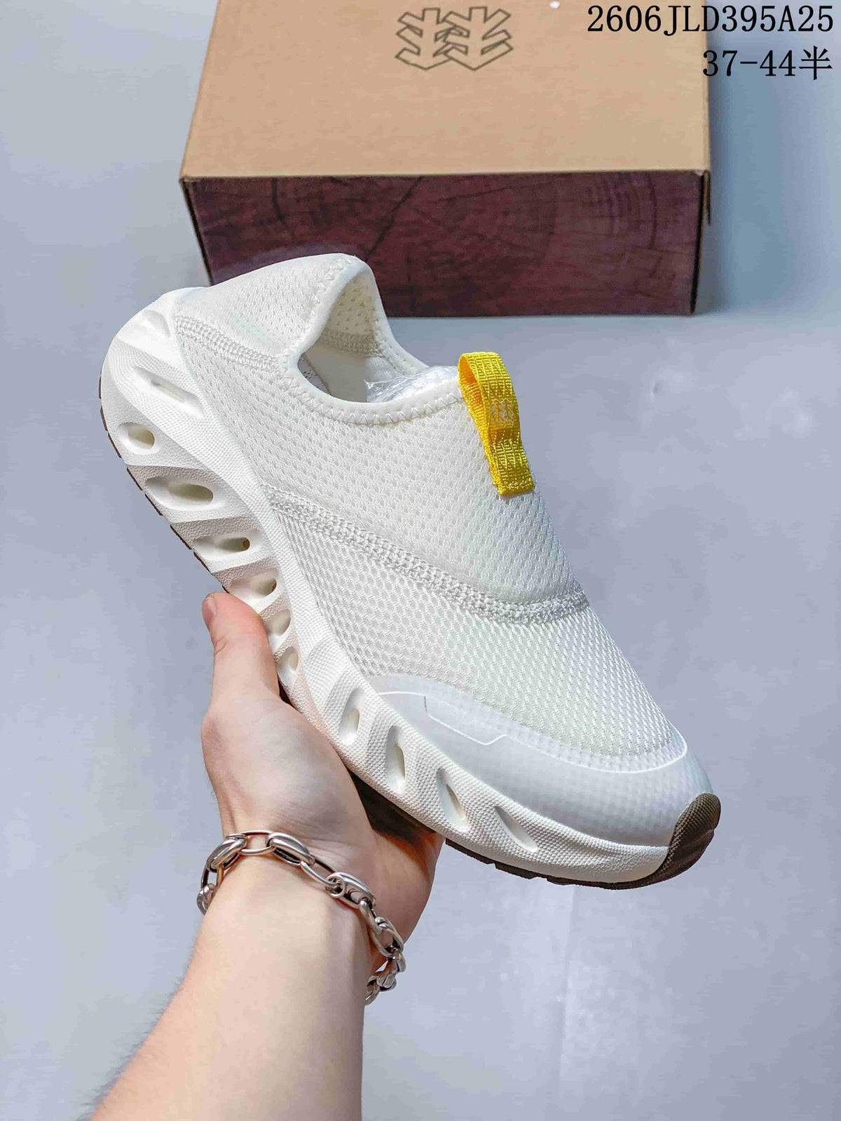 KOLON SPORT Galah 2 Slip-On Shoes, White and Gray