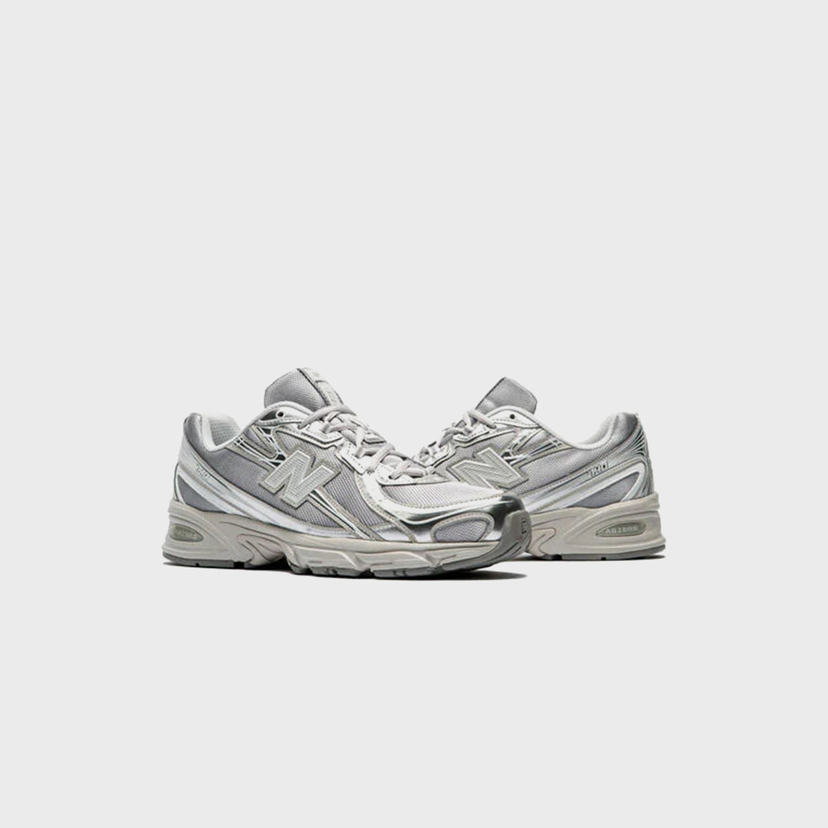 New Balance 740 - Metallic Silver