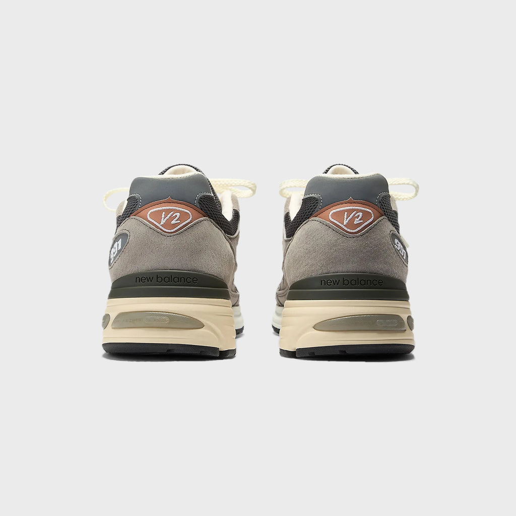 New Balance Made in UK 991v2 - Dove / Alloy / Silver